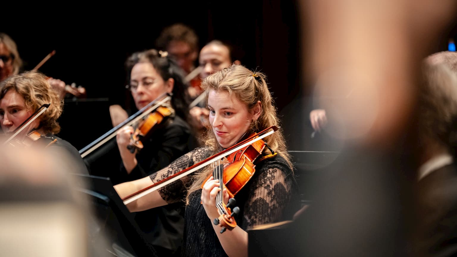 a5cP6000004gaHhIAI-a0bP60000084HKDIA2